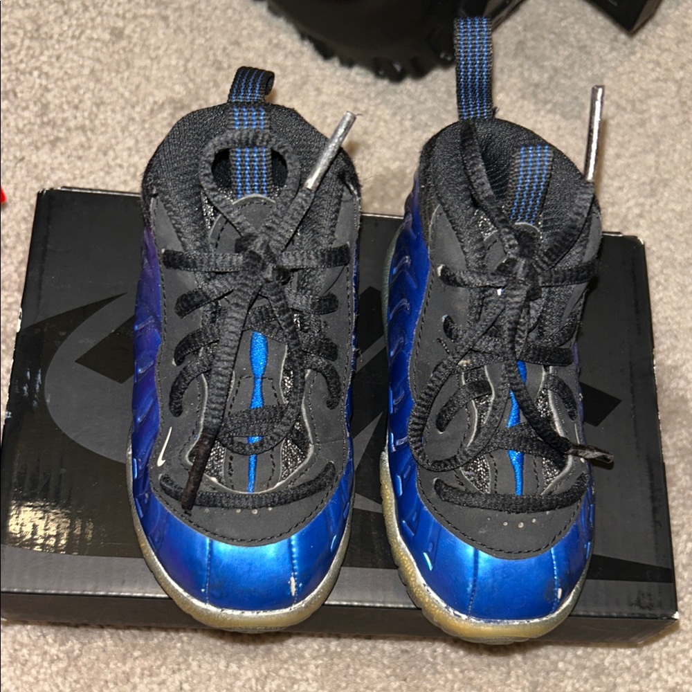 Nike little Posite one XX (DK neon royal and black) size 5c
